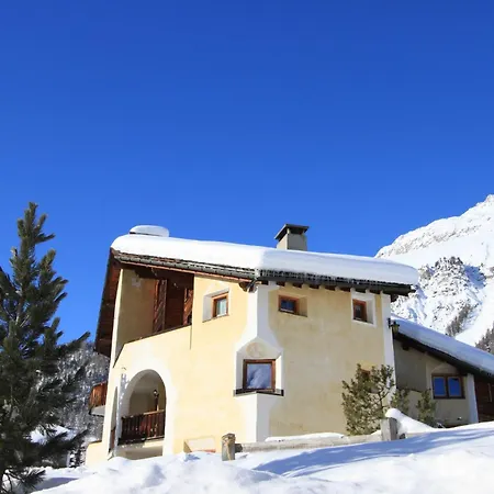 Daire Tauschna Mit Privat-pool Samedan