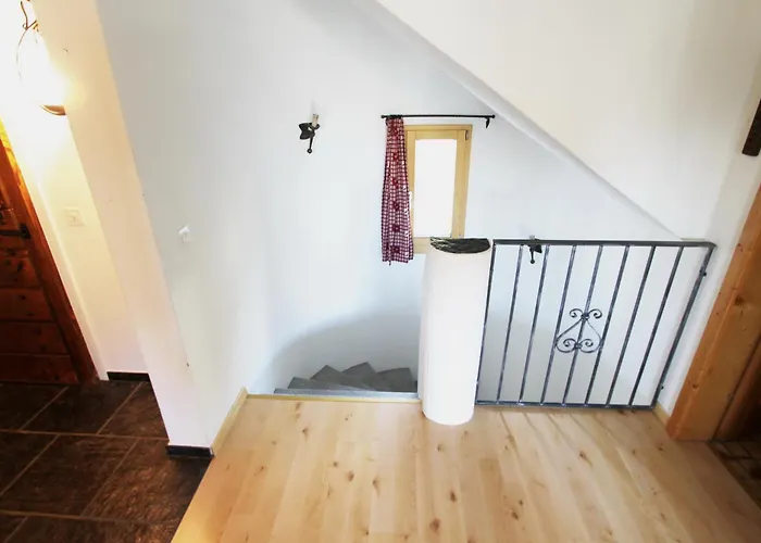 Appartamento Tauschna Mit Privat-pool Samedan